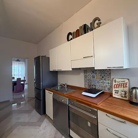 Blue Eyes Howme Appartement *