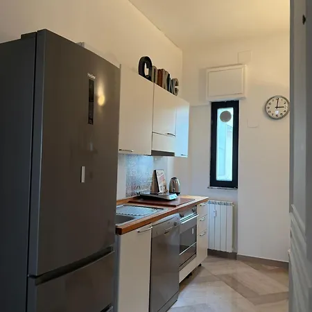 Blue Eyes Howme * Bari