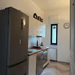 Blue Eyes Howme * Bari